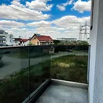 Pura Vida Mamaia Nord 2-vila Exclusivista Cu 3 Individuale Năvodari